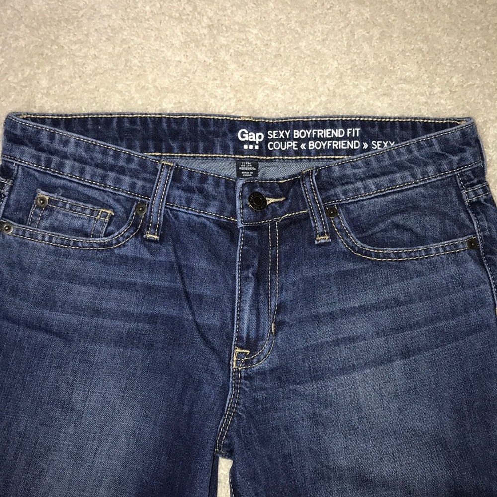 Gap boyfriend fit jeans EUC!